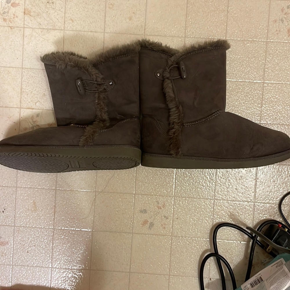 Airwalk Suede Boots